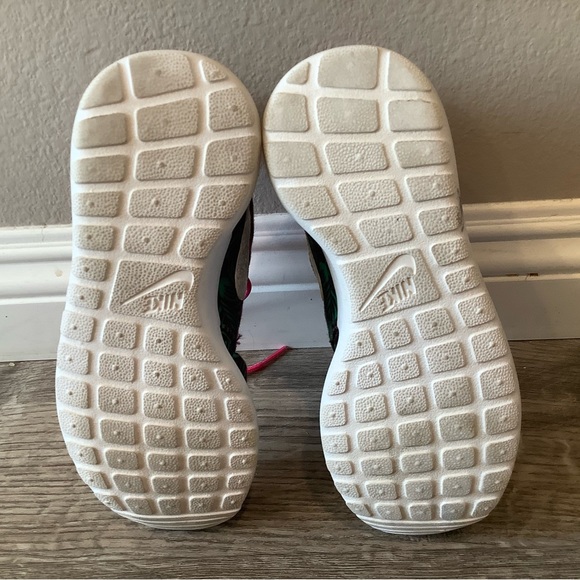 Girl’s Nike Roshe size 3Y Palm Tree Floral - Picture 4 of 5